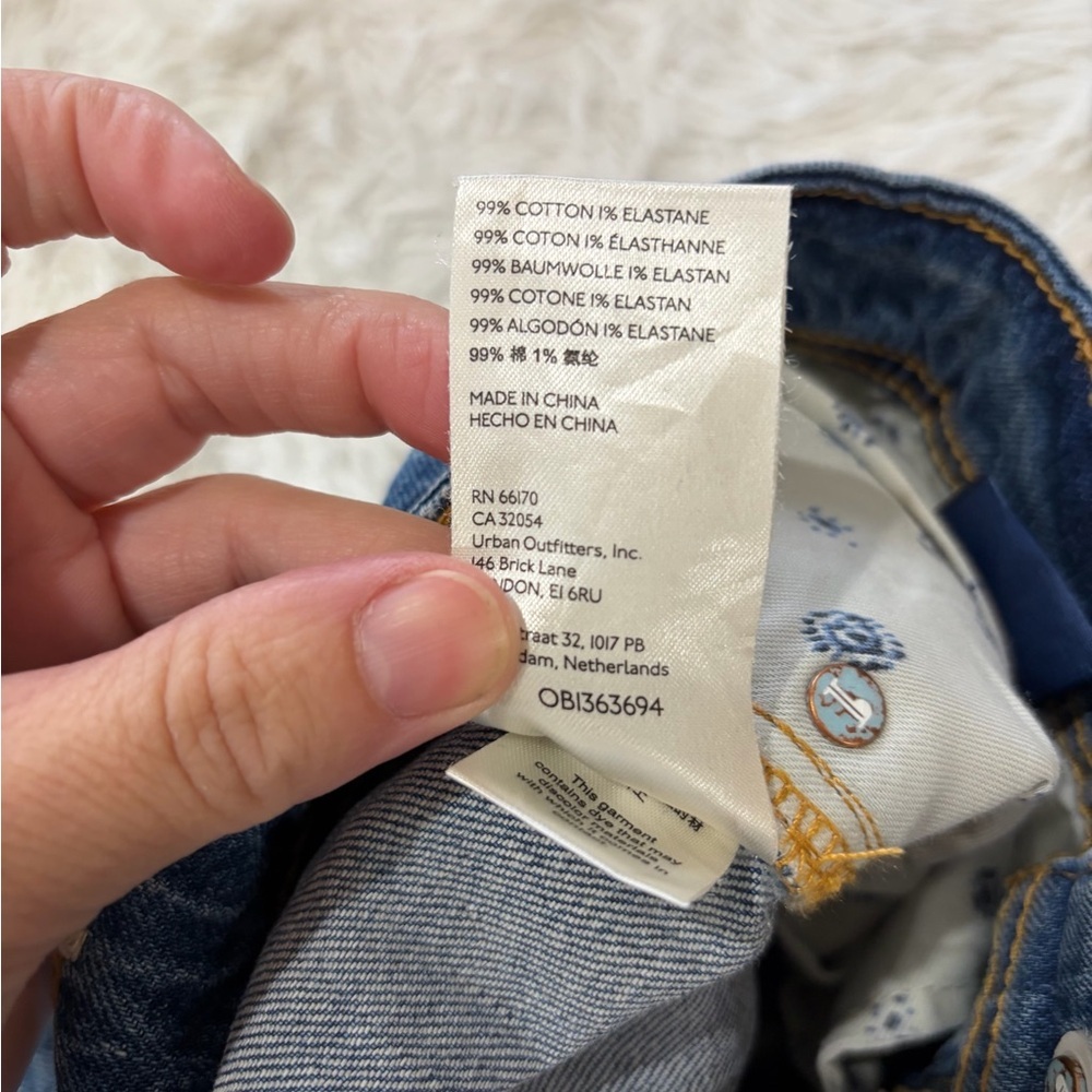Pilcro The Slim Boyfriend Jeans  - Size 32 - Picture 5 of 10
